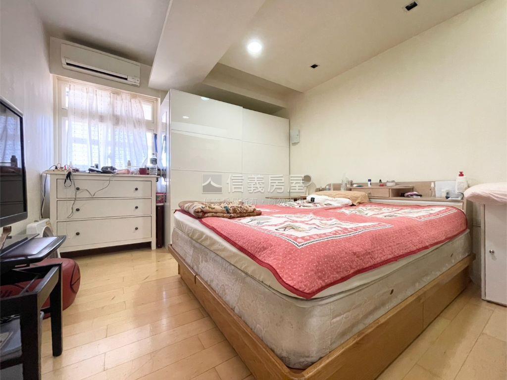 新★忠孝復興捷運國泰大戶房屋室內格局與周邊環境