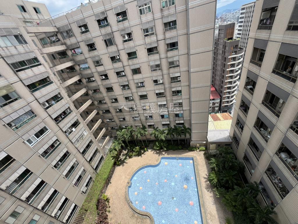 台北囍多次頂樓面中庭房屋室內格局與周邊環境