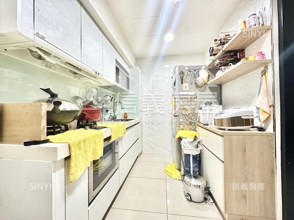 愛丁堡☆景觀兩房平面車位房屋室內格局與周邊環境