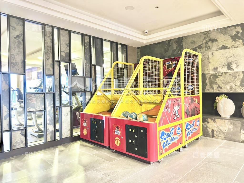 愛丁堡☆景觀兩房平面車位房屋室內格局與周邊環境