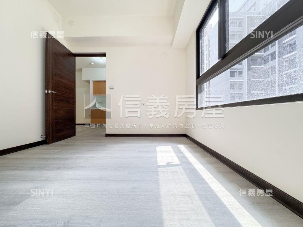 全新｜電梯２房附坡平車位房屋室內格局與周邊環境