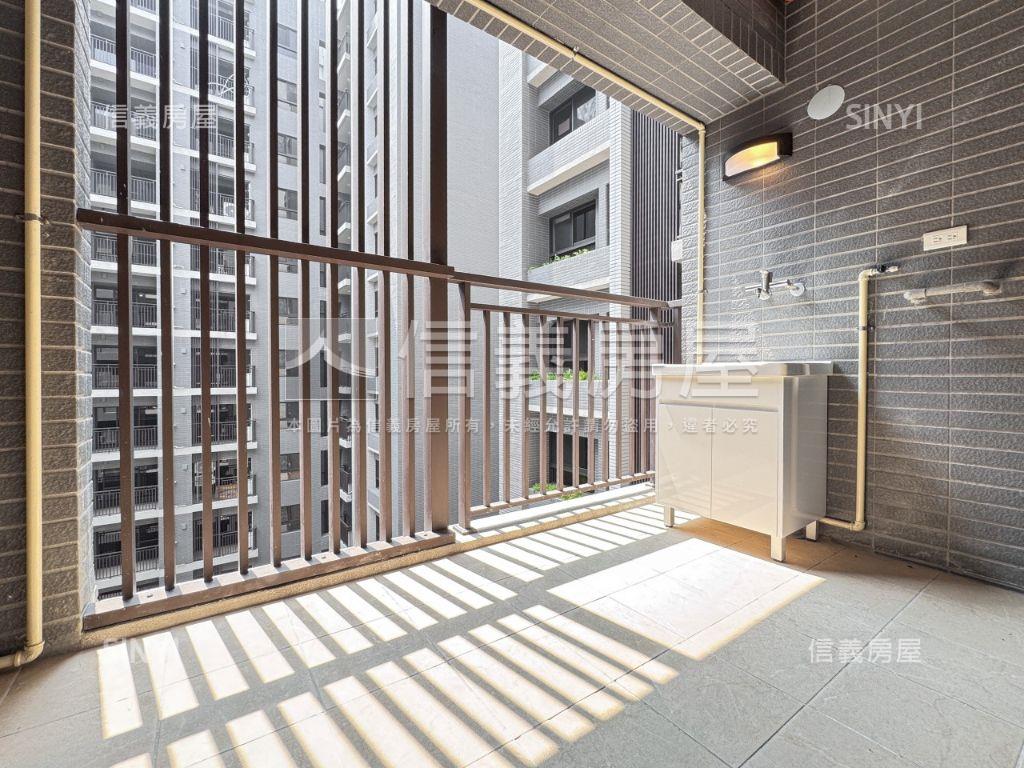 全新｜電梯２房附坡平車位房屋室內格局與周邊環境