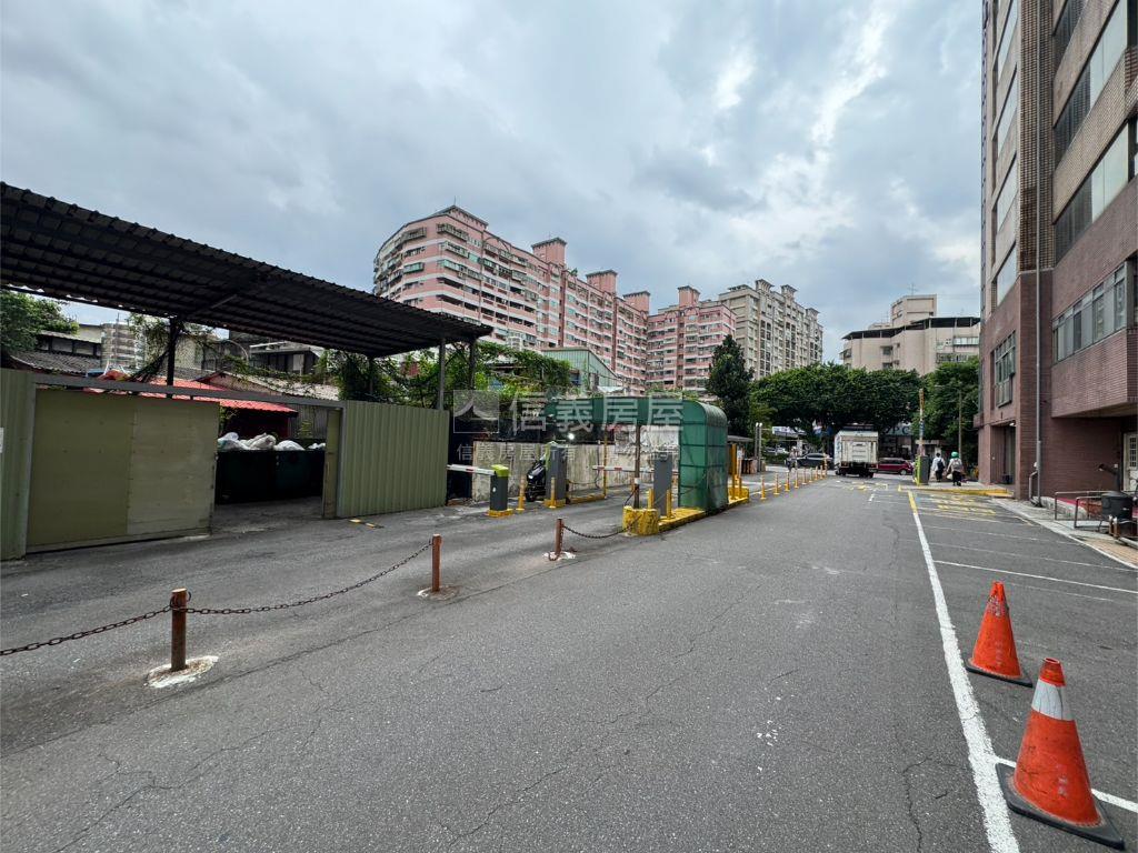 ★新接領袖天下廠辦★房屋室內格局與周邊環境