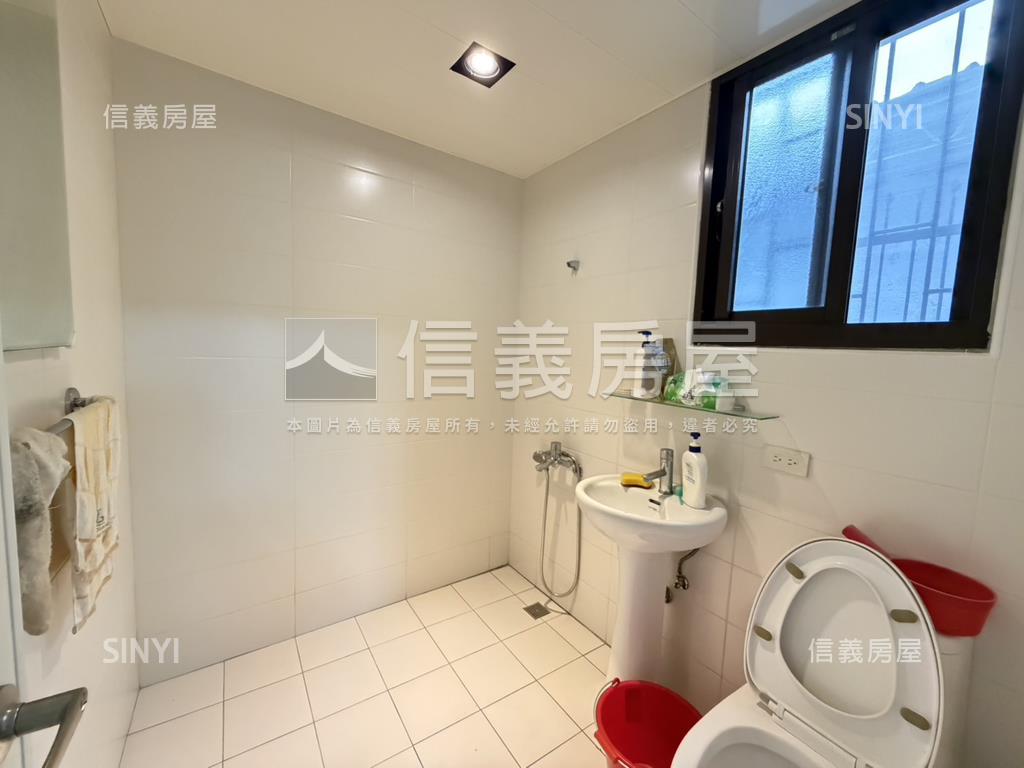 萬隆方正美麗頂加帶裝潢房屋室內格局與周邊環境