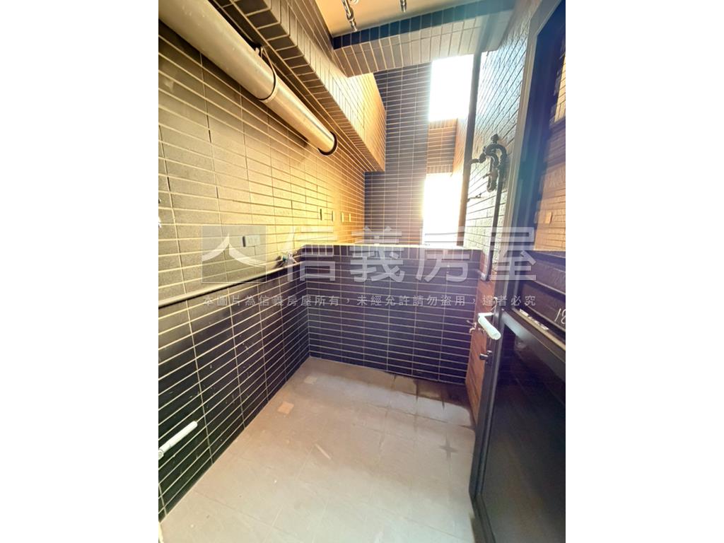 十二淳三房平車Ｅ房屋室內格局與周邊環境