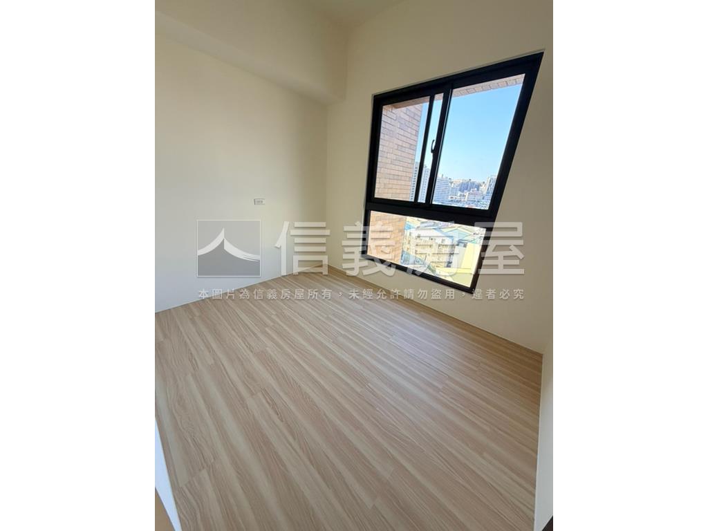 十二淳三房平車Ｅ房屋室內格局與周邊環境