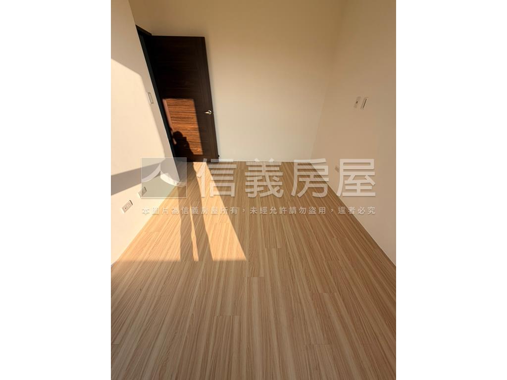 十二淳三房平車Ｅ房屋室內格局與周邊環境