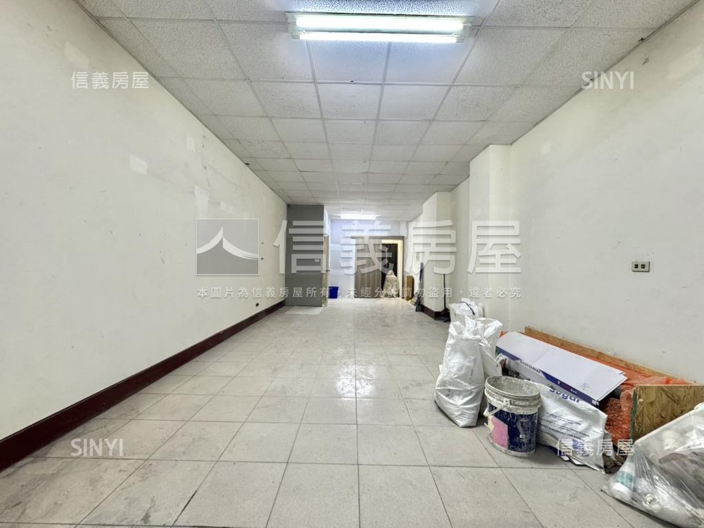文化中心人來人往翻新店住房屋室內格局與周邊環境