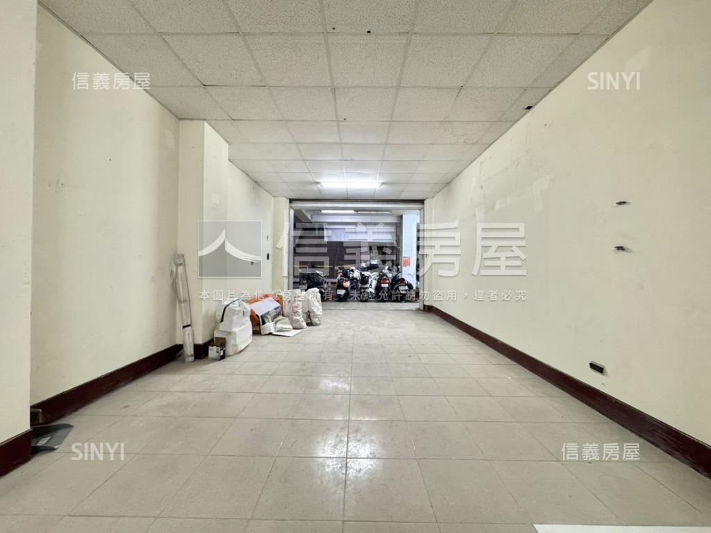 文化中心人來人往翻新店住房屋室內格局與周邊環境
