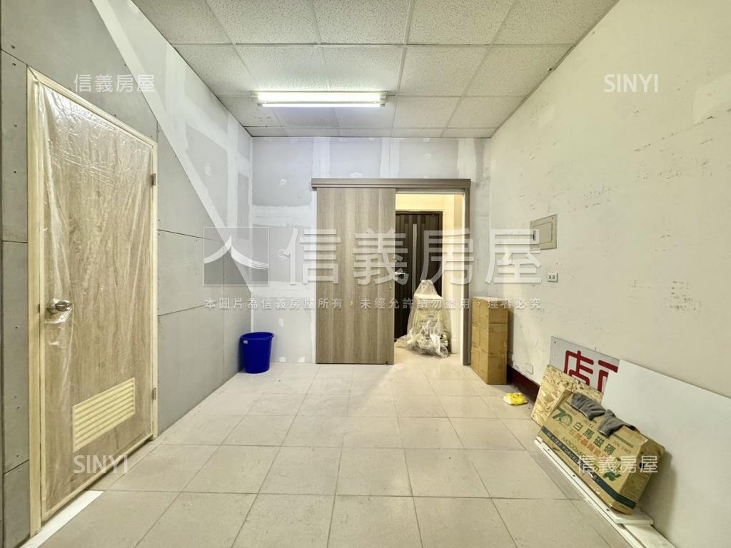 文化中心人來人往翻新店住房屋室內格局與周邊環境