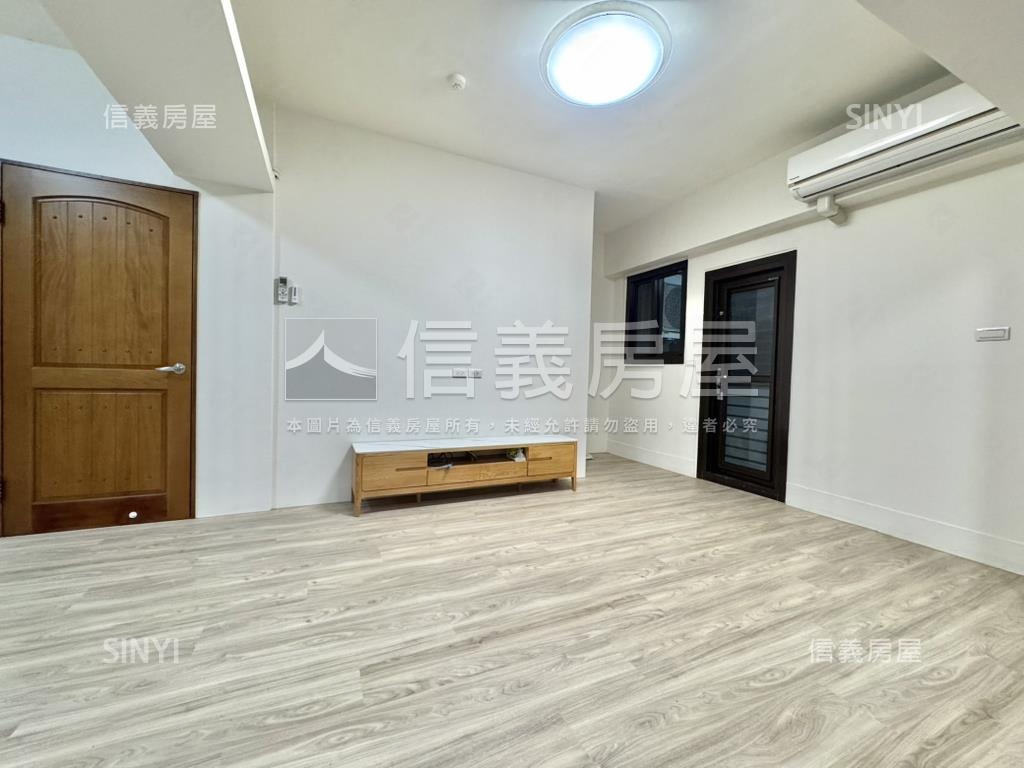 文化中心人來人往翻新店住房屋室內格局與周邊環境