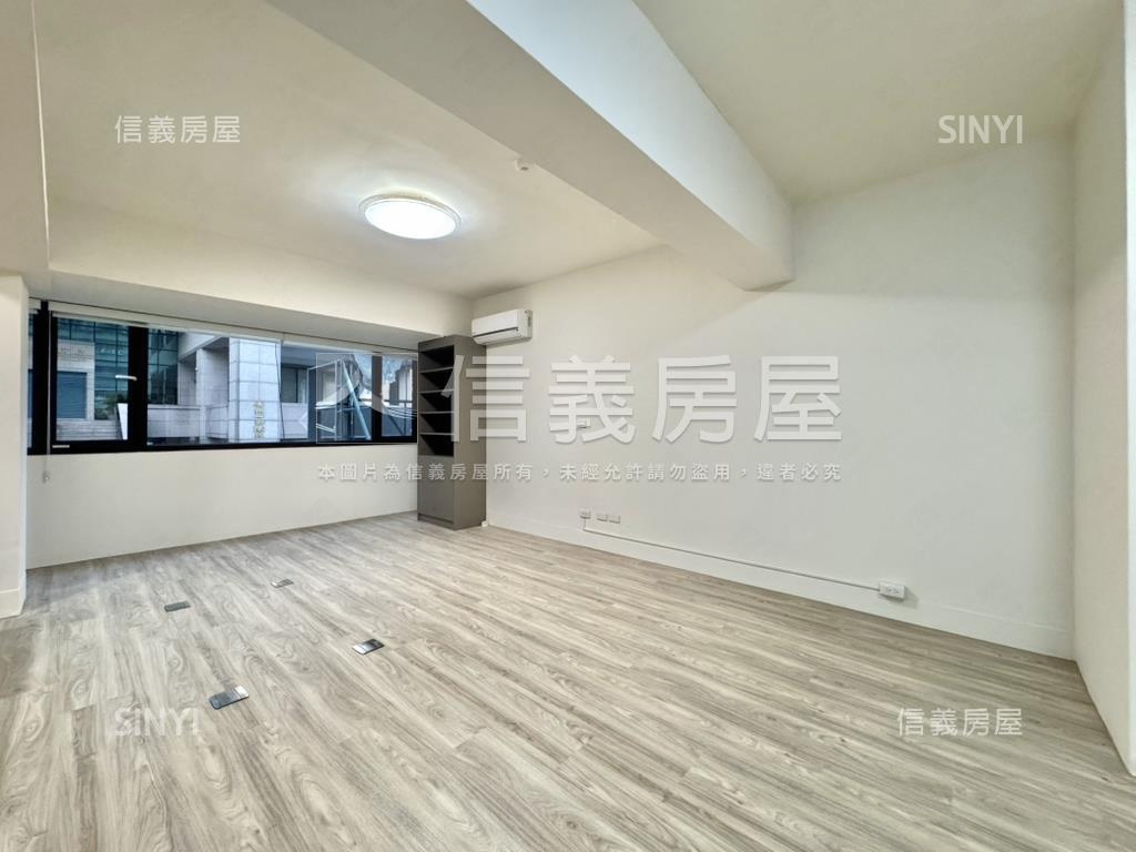 文化中心人來人往翻新店住房屋室內格局與周邊環境