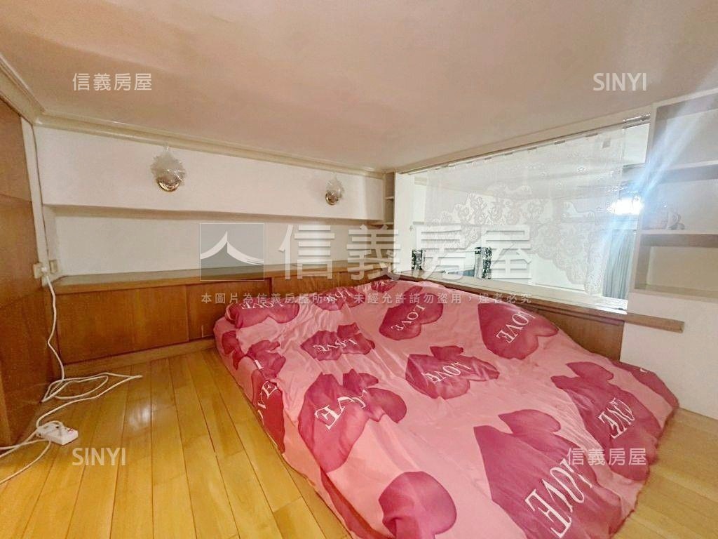 挑高溫馨捷運美宅房屋室內格局與周邊環境