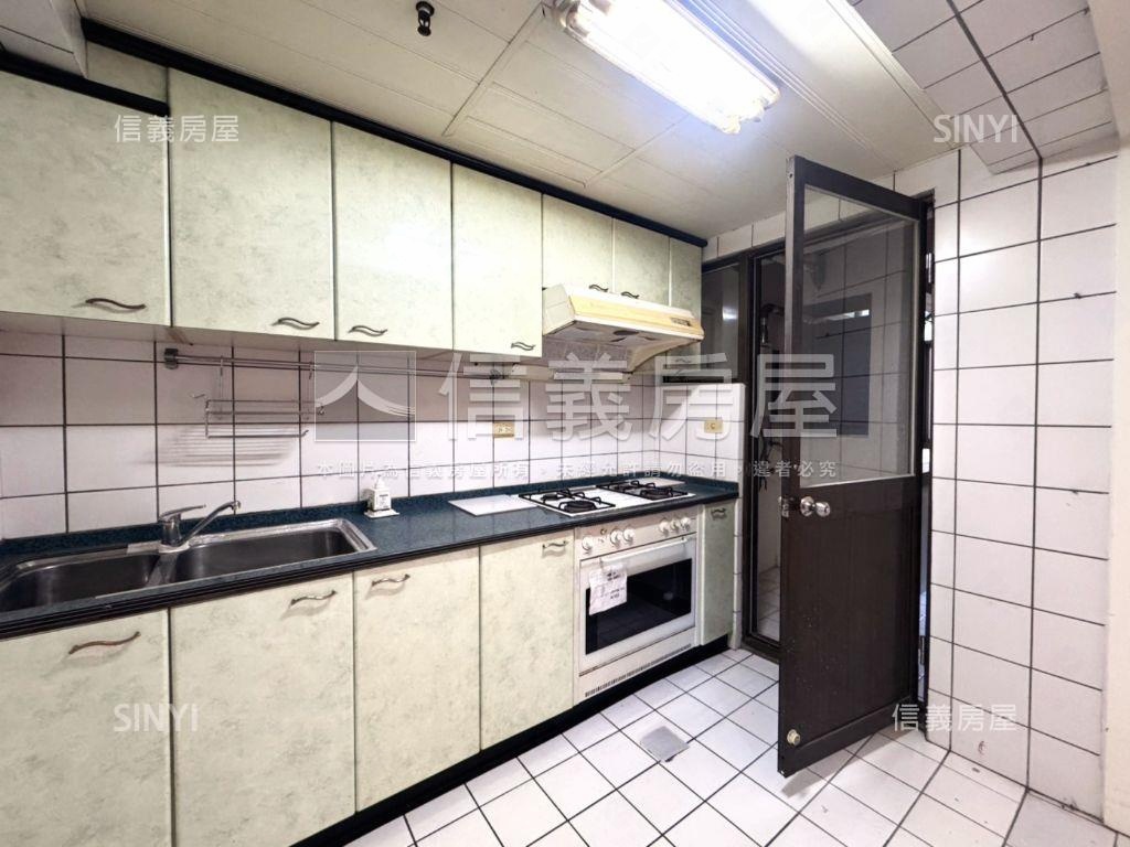 南港花園３房２衛高樓美宅房屋室內格局與周邊環境