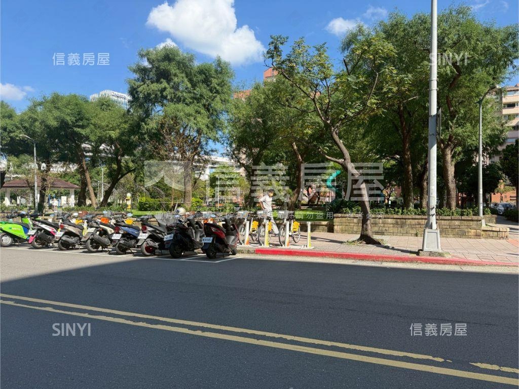 重陽收租超棒店面房屋室內格局與周邊環境