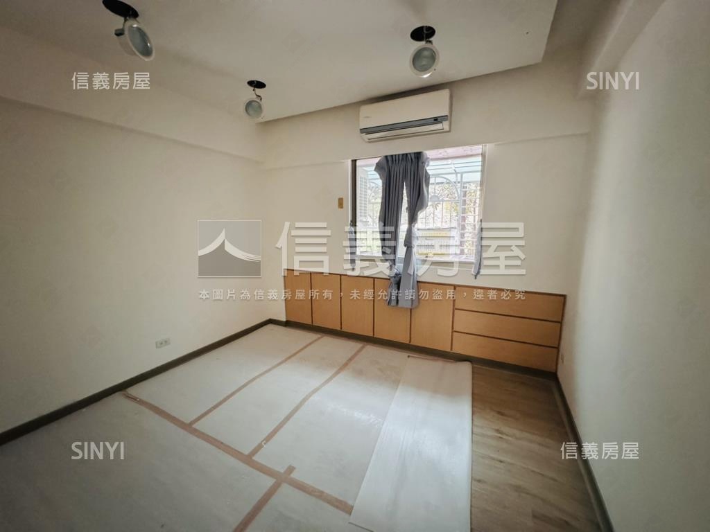 近板南線頂埔電梯三房車位房屋室內格局與周邊環境