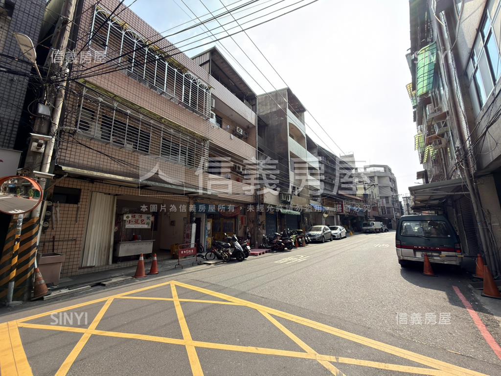 近捷運藍線頂埔三房車位房屋室內格局與周邊環境