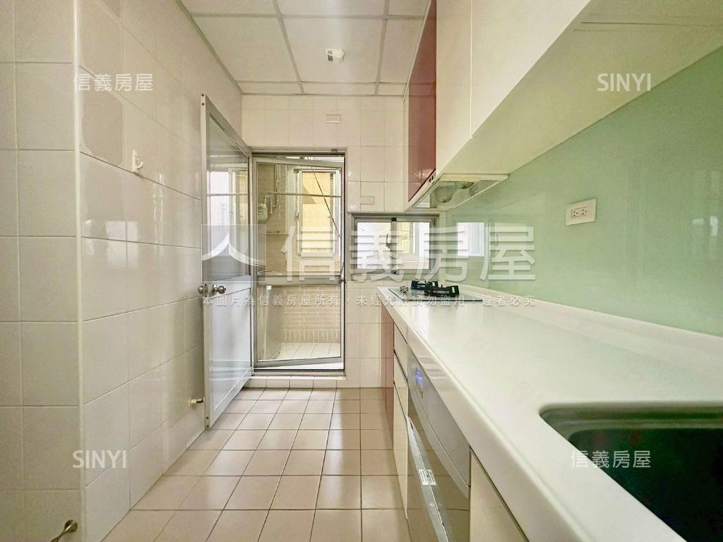 專任【金門新村】高樓美屋房屋室內格局與周邊環境