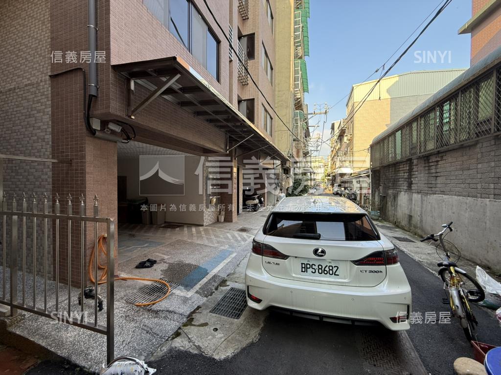 龍岡黃金傳家３樓透天厝房屋室內格局與周邊環境