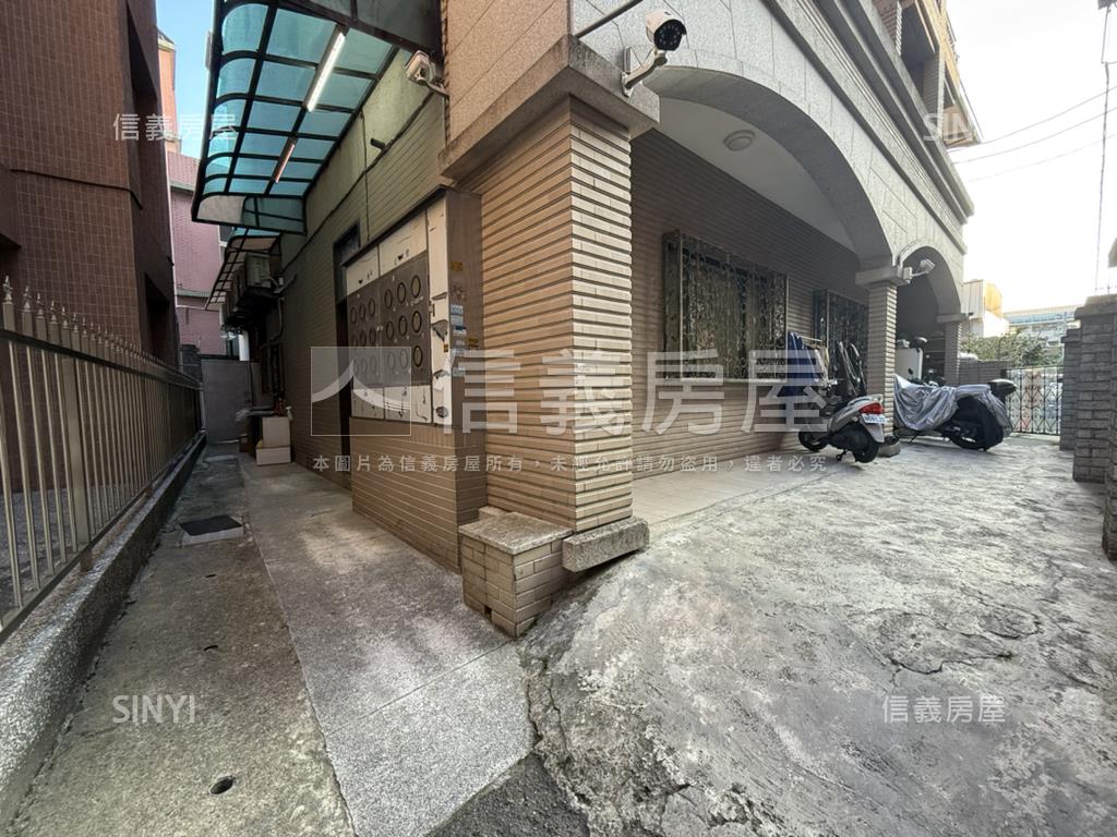 龍岡黃金傳家３樓透天厝房屋室內格局與周邊環境