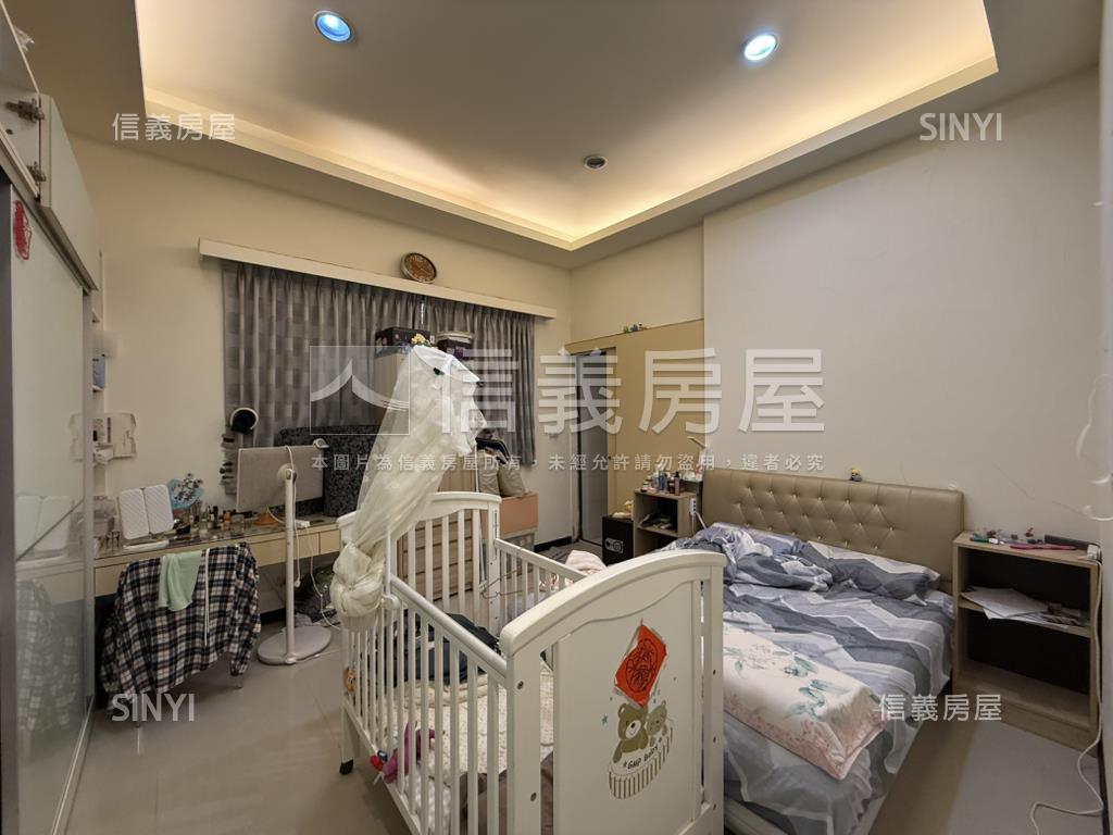 龍岡黃金傳家３樓透天厝房屋室內格局與周邊環境