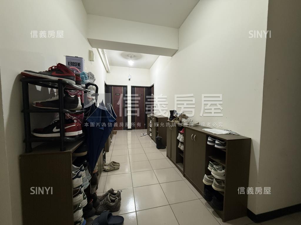 龍岡黃金傳家３樓透天厝房屋室內格局與周邊環境
