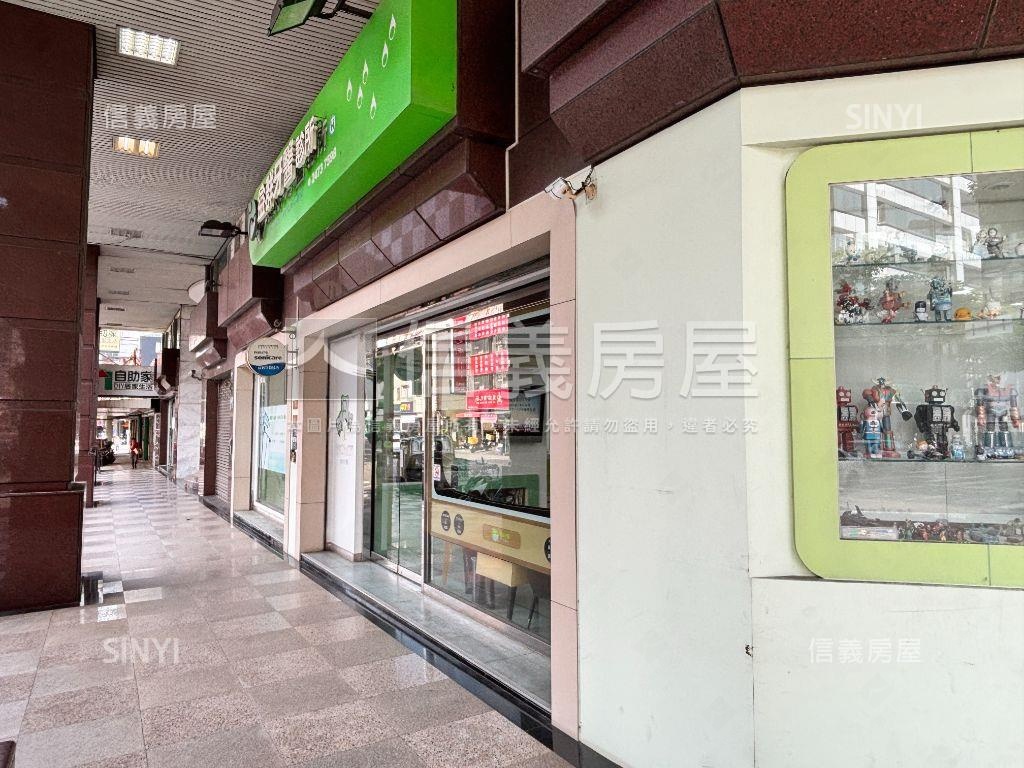 專任！五期顯眼樓店＋車位房屋室內格局與周邊環境