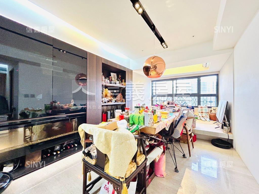 長安東路高樓層帶車位房屋室內格局與周邊環境