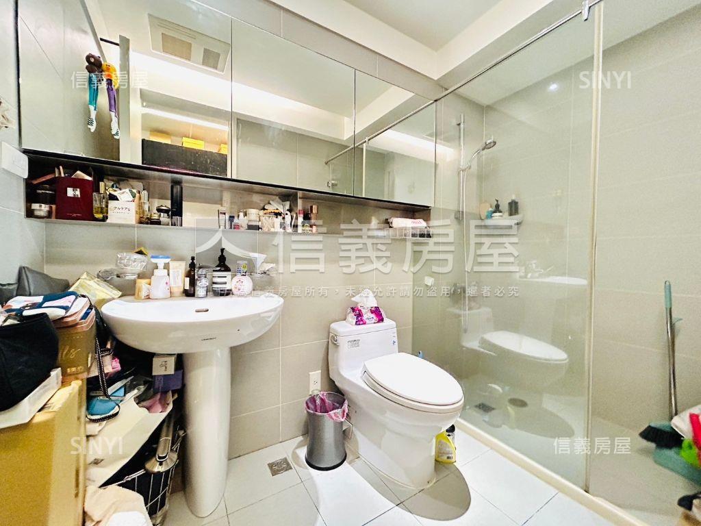 長安東路高樓層帶車位房屋室內格局與周邊環境