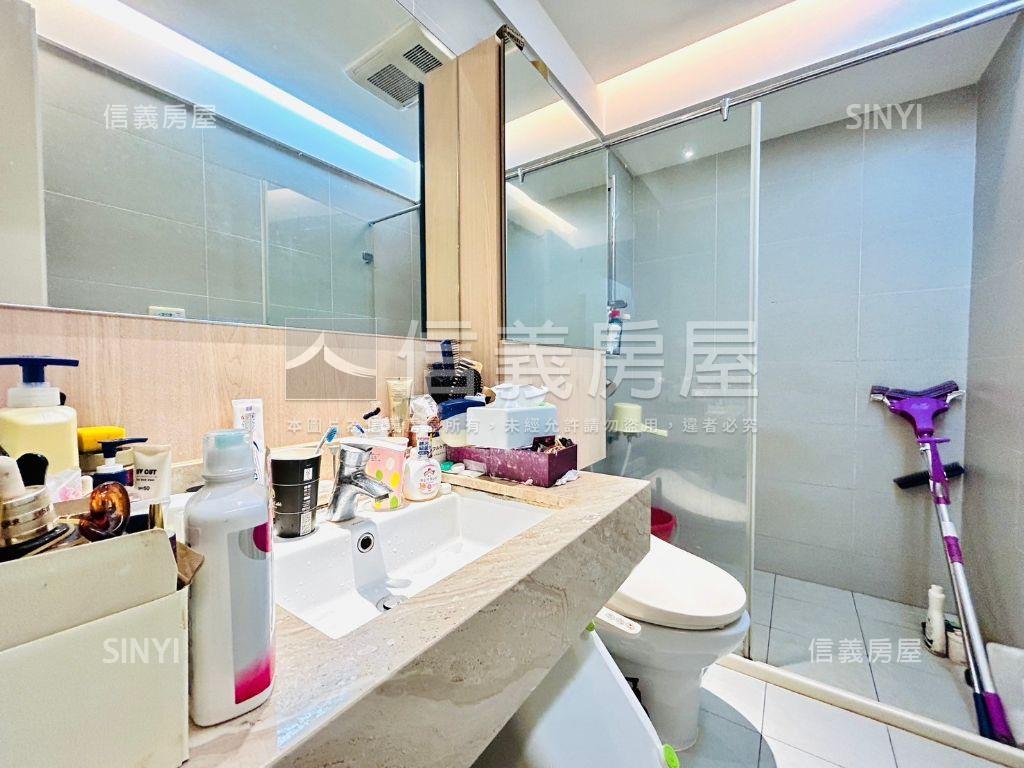 長安東路高樓層帶車位房屋室內格局與周邊環境