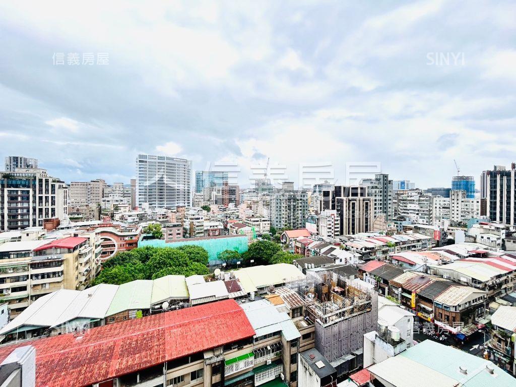 長安東路高樓層帶車位房屋室內格局與周邊環境
