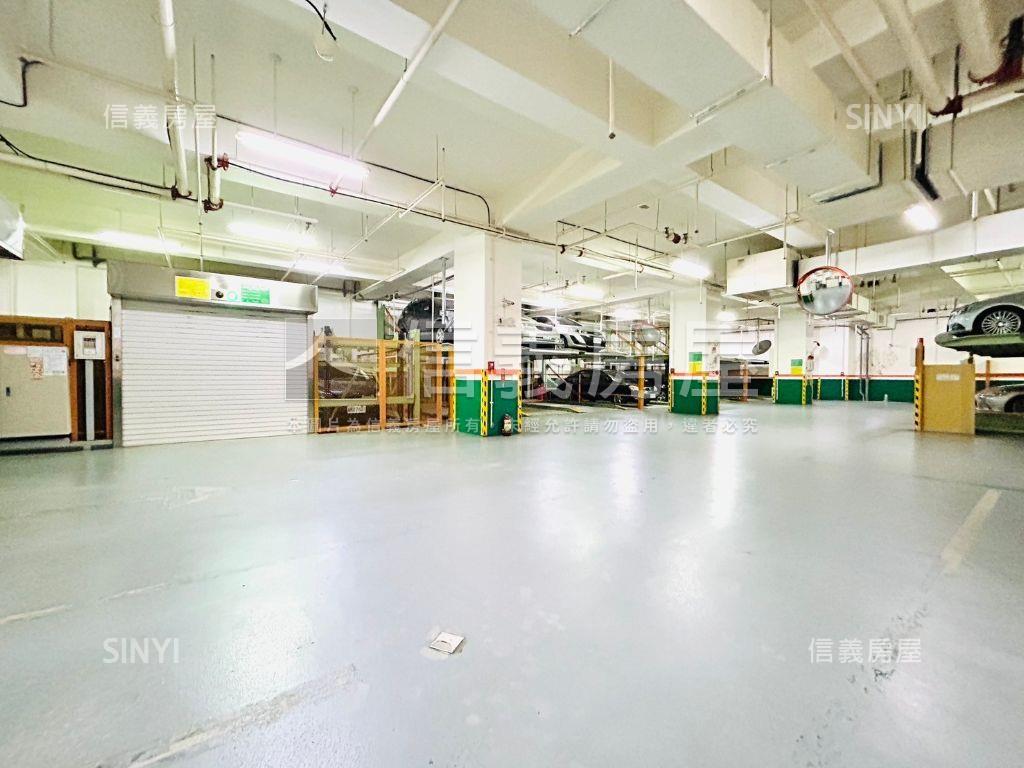 長安東路高樓層帶車位房屋室內格局與周邊環境