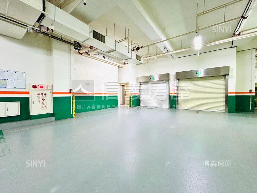 長安東路高樓層帶車位房屋室內格局與周邊環境