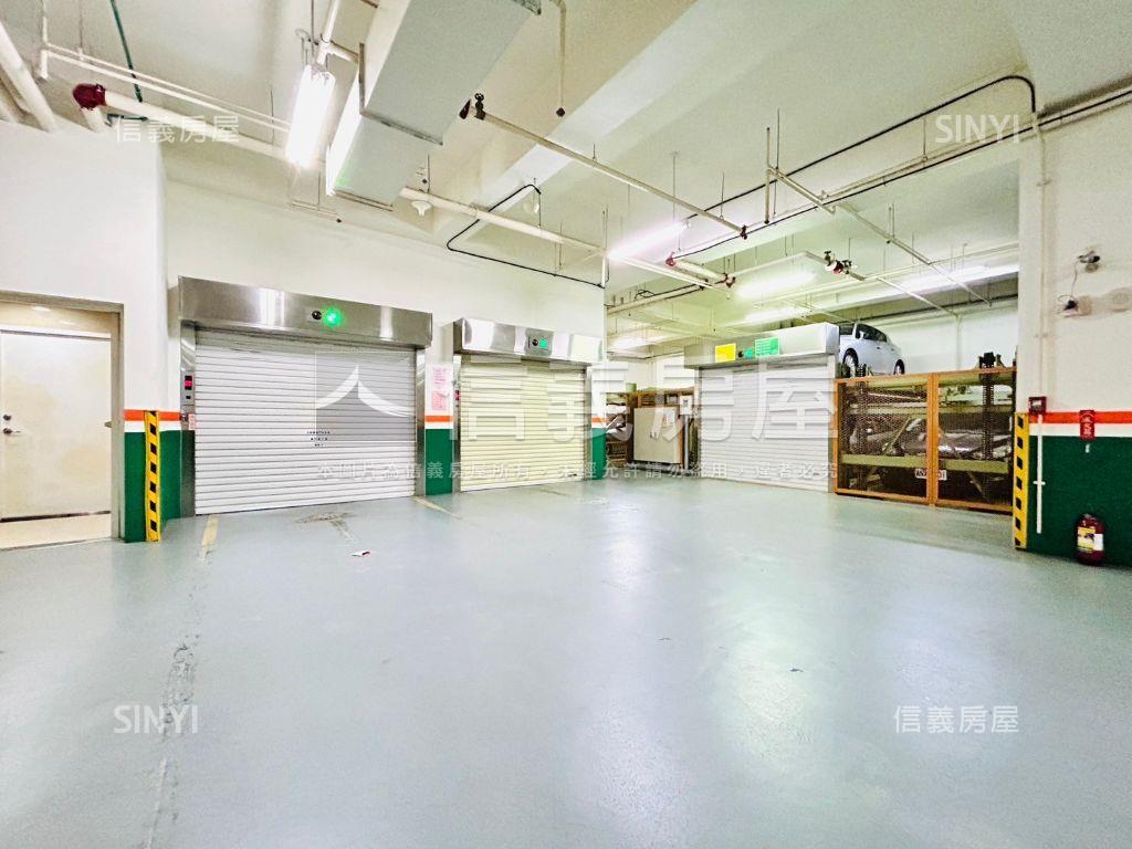 長安東路高樓層帶車位房屋室內格局與周邊環境