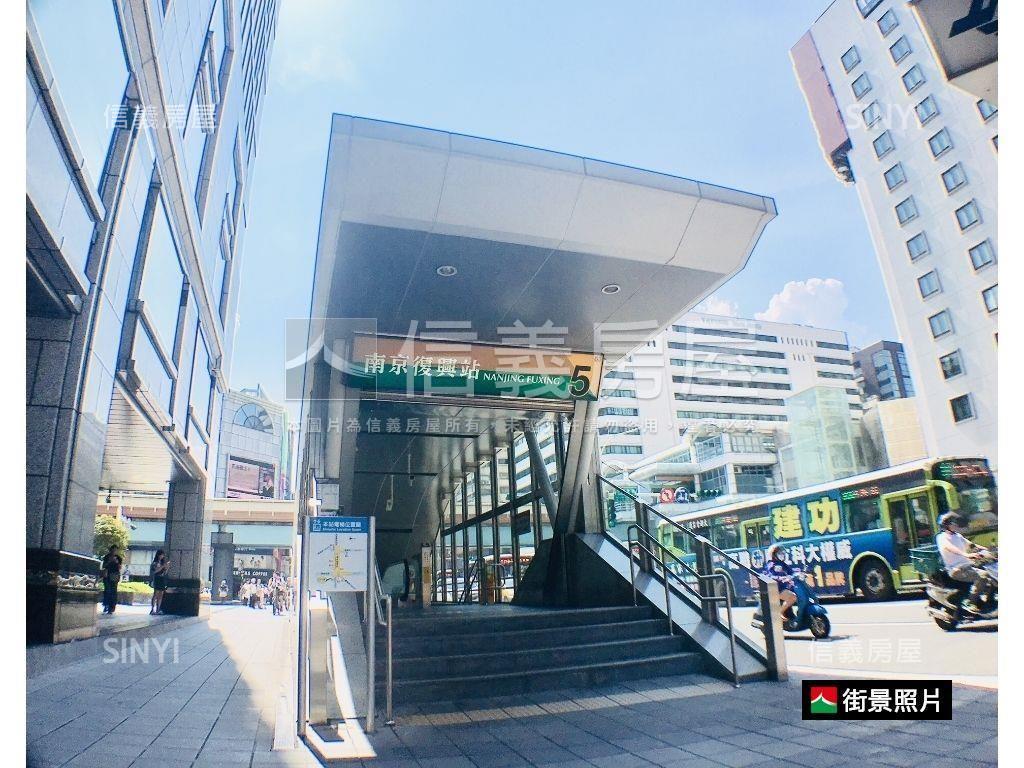 長安東路高樓層帶車位房屋室內格局與周邊環境