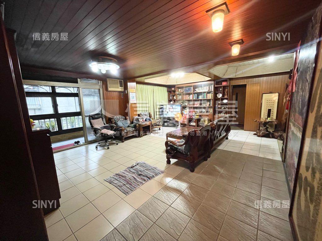 一層一戶黃金３樓大間美寓房屋室內格局與周邊環境