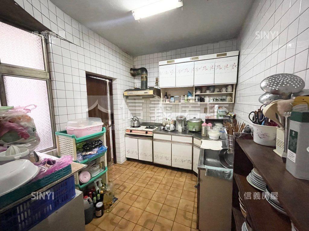 一層一戶黃金３樓大間美寓房屋室內格局與周邊環境
