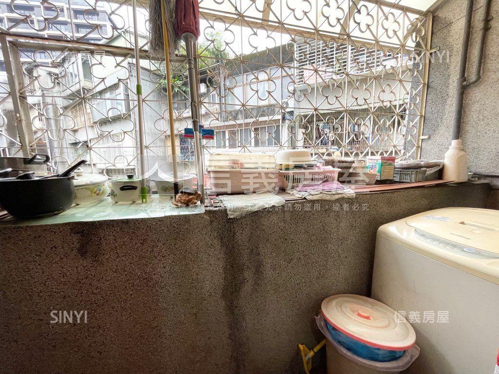 一層一戶黃金３樓大間美寓房屋室內格局與周邊環境