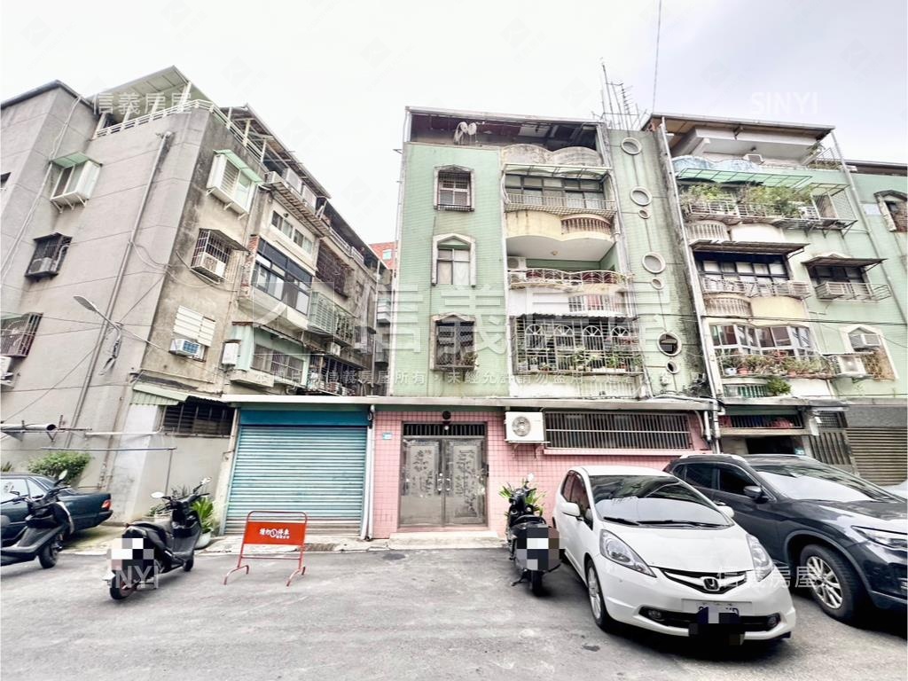 中正路邊間一樓停車方便房屋室內格局與周邊環境