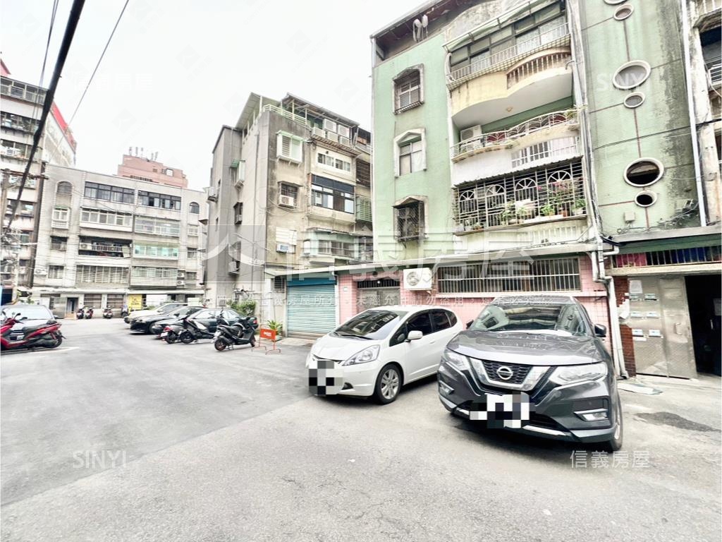 中正路邊間一樓停車方便房屋室內格局與周邊環境
