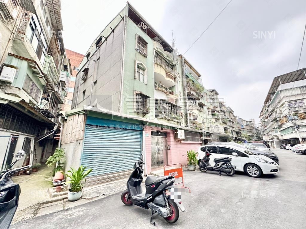 中正路邊間一樓停車方便房屋室內格局與周邊環境
