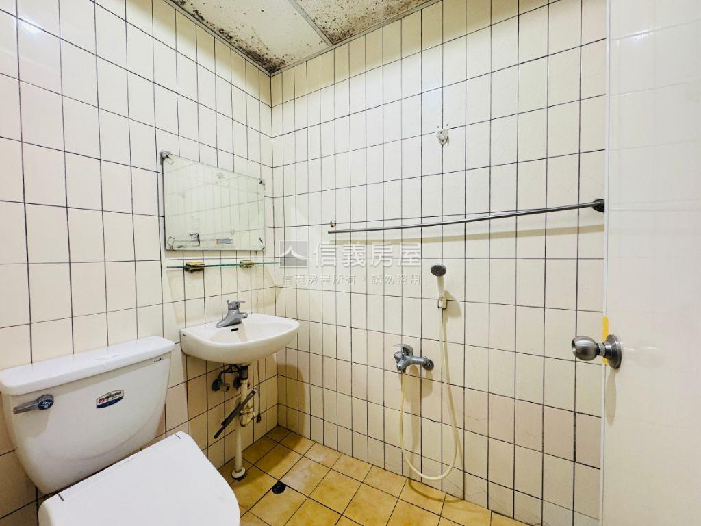 近北醫邊間一樓公寓房屋室內格局與周邊環境
