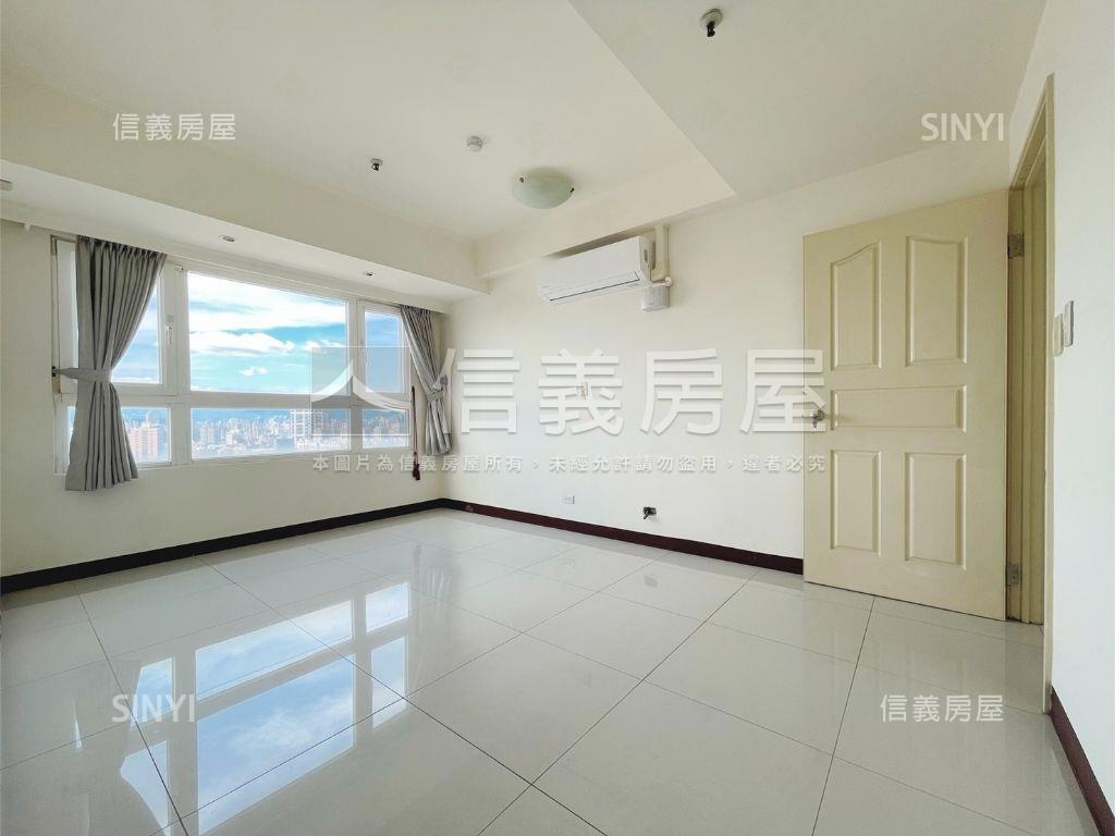 捷運後棟高樓景觀四房車位房屋室內格局與周邊環境