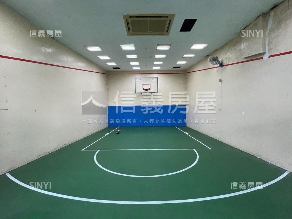 捷運後棟高樓景觀四房車位房屋室內格局與周邊環境