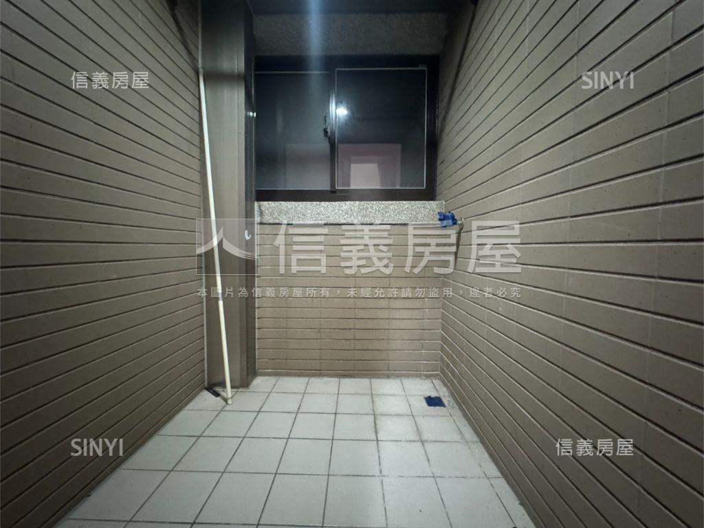 ★新接高樓美景兩房車位★房屋室內格局與周邊環境