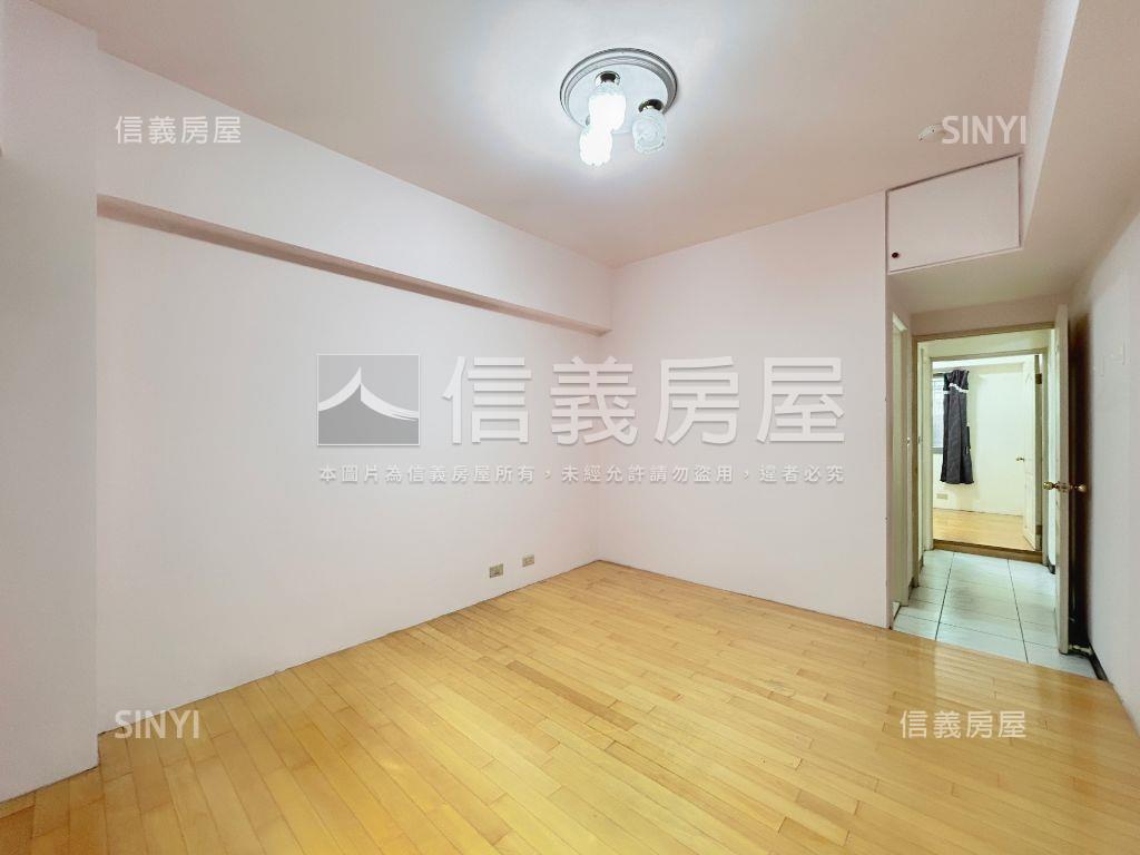 低總價三房車位房屋室內格局與周邊環境