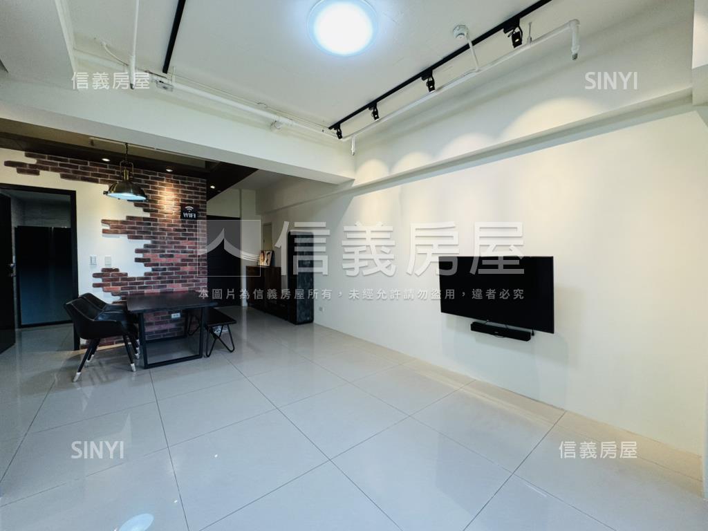 專任富宇權峰後棟樹海三房房屋室內格局與周邊環境