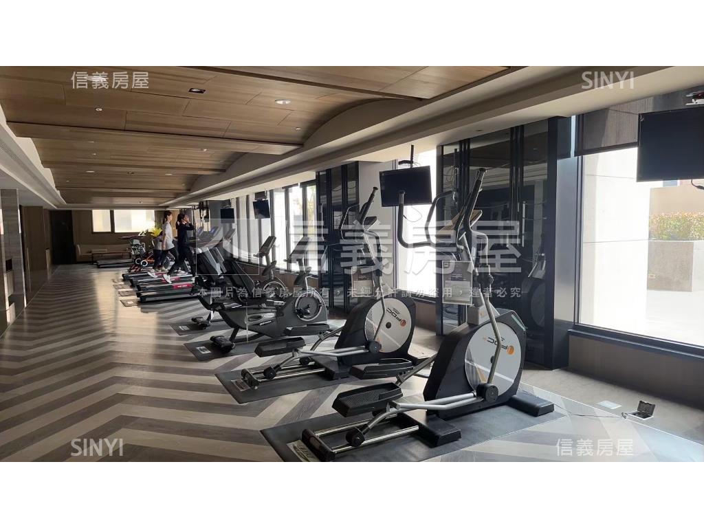 專任富宇權峰後棟樹海三房房屋室內格局與周邊環境