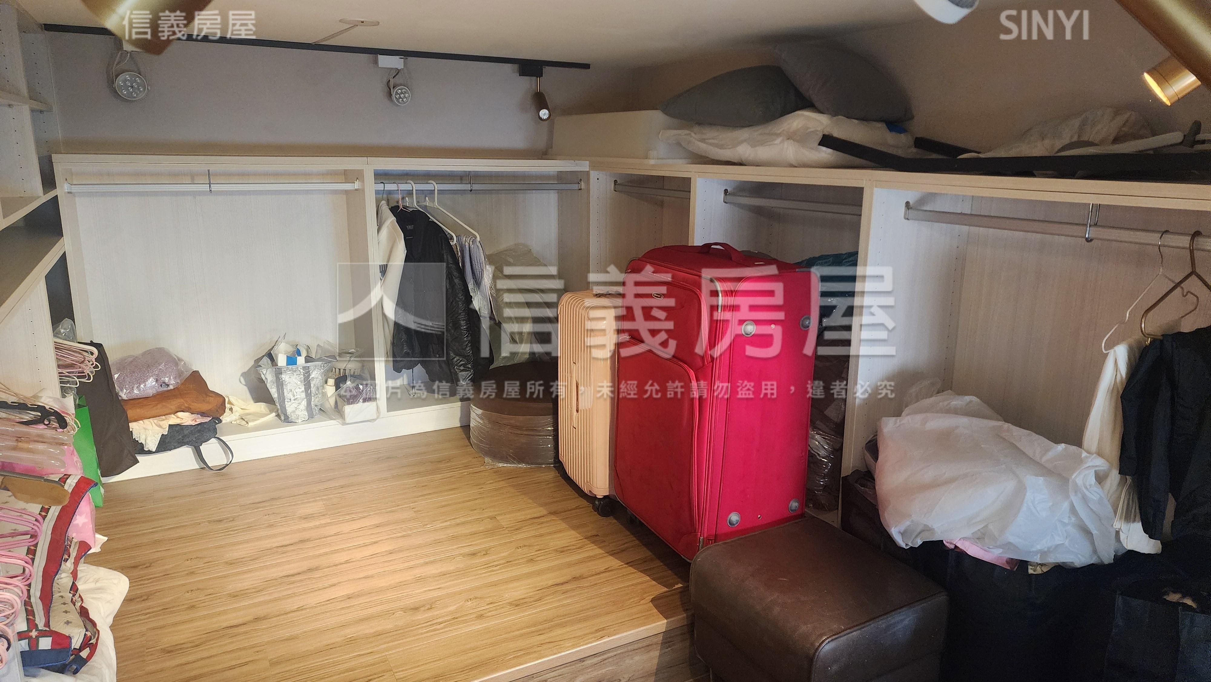 中山Ｑ１捷運小豪邸房屋室內格局與周邊環境