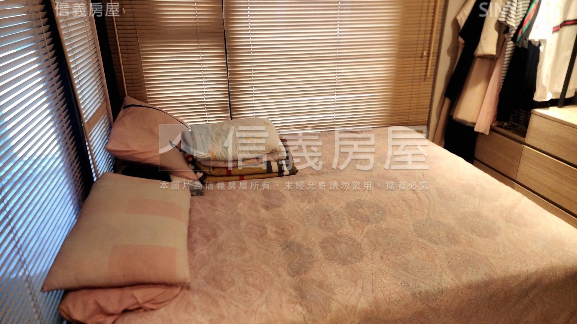 中山Ｑ１捷運小豪邸房屋室內格局與周邊環境